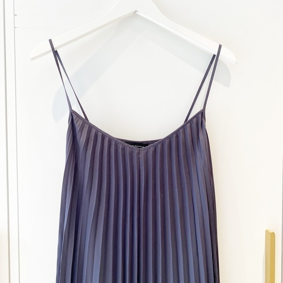 BNWT Strappy Pleated Maxi in Graphite - Picture 10 of 12